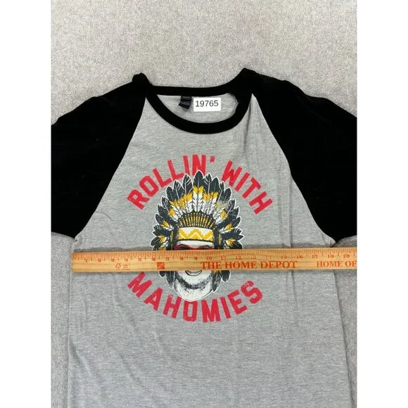 Kansas‎ City Chiefs ROLLIN WITH MAHOMIES Raglan Football Shirt (Men's Medium) - Picture 5 of 9